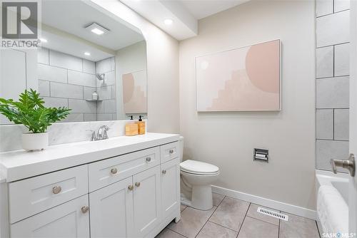 422 Crean Lane, Saskatoon, SK - Indoor Photo Showing Bathroom