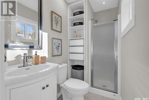 422 Crean Lane, Saskatoon, SK - Indoor Photo Showing Bathroom