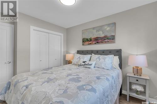 422 Crean Lane, Saskatoon, SK - Indoor Photo Showing Bedroom