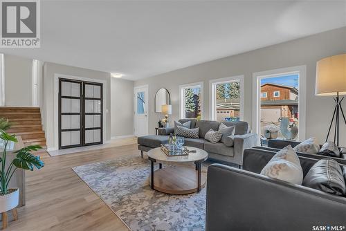 422 Crean Lane, Saskatoon, SK - Indoor Photo Showing Living Room