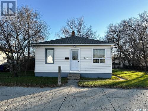 251 22Nd Street W, Battleford, SK - Outdoor