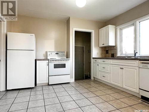 251 22Nd Street W, Battleford, SK - Indoor Photo Showing Kitchen