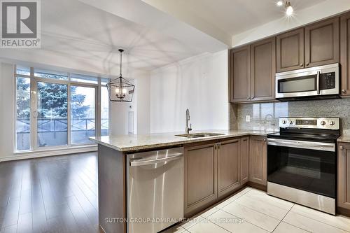 212 - 9235 Jane Street, Vaughan, ON - Indoor Photo Showing Kitchen