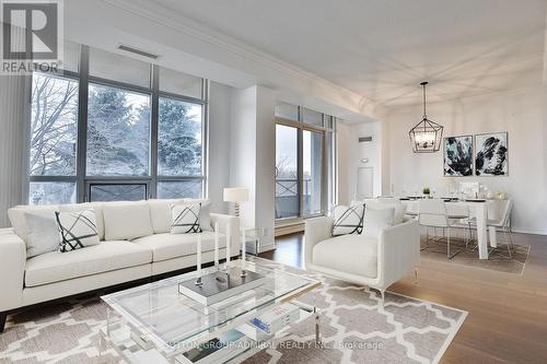 212 - 9235 Jane Street, Vaughan, ON - Indoor Photo Showing Living Room