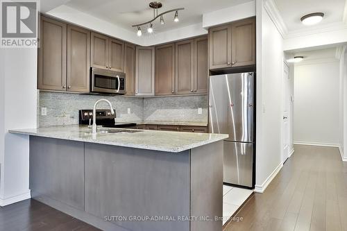 212 - 9235 Jane Street, Vaughan, ON - Indoor Photo Showing Kitchen