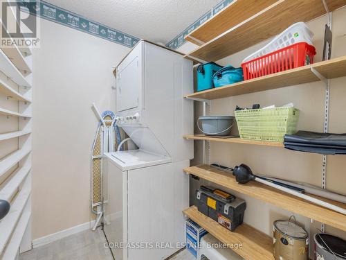 333 - 155 Main Street N, Newmarket, ON - Indoor Photo Showing Laundry Room