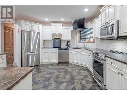 1618 Simons Road, Spallumcheen, BC - Indoor Photo Showing Kitchen With Upgraded Kitchen