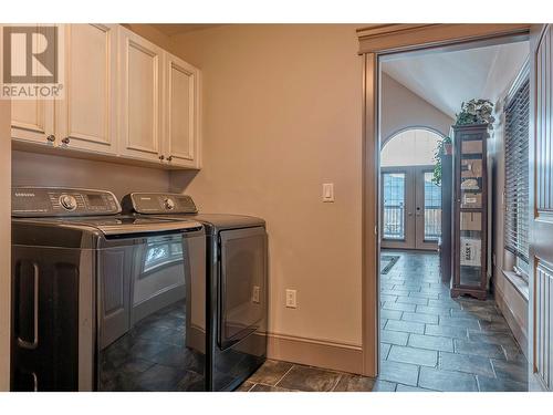 1618 Simons Road, Spallumcheen, BC - Indoor Photo Showing Laundry Room