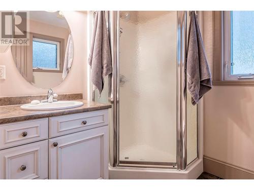 1618 Simons Road, Spallumcheen, BC - Indoor Photo Showing Bathroom