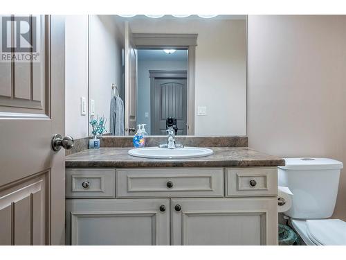 1618 Simons Road, Spallumcheen, BC - Indoor Photo Showing Bathroom