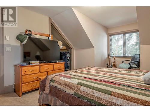 1618 Simons Road, Spallumcheen, BC - Indoor Photo Showing Bedroom