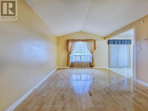 74 St. Lawrence Drive, Welland (767 - N. Welland), ON - Indoor Photo Showing Other Room