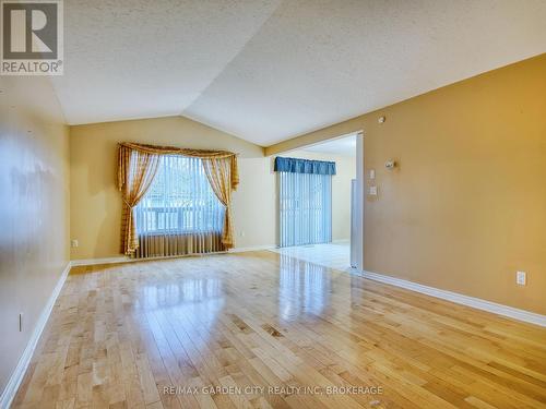 74 St. Lawrence Drive, Welland (767 - N. Welland), ON - Indoor Photo Showing Other Room