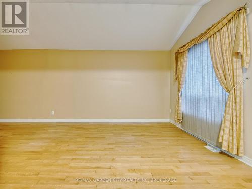 74 St. Lawrence Drive, Welland (767 - N. Welland), ON - Indoor Photo Showing Other Room