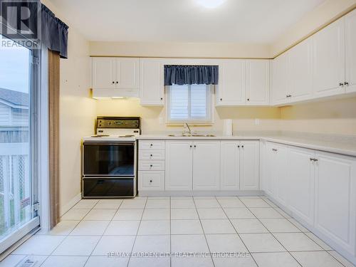 74 St. Lawrence Drive, Welland (767 - N. Welland), ON - Indoor Photo Showing Kitchen With Double Sink