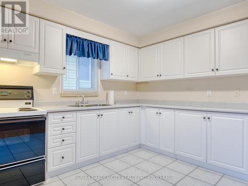 74 St. Lawrence Drive, Welland (767 - N. Welland), ON - Indoor Photo Showing Kitchen With Double Sink