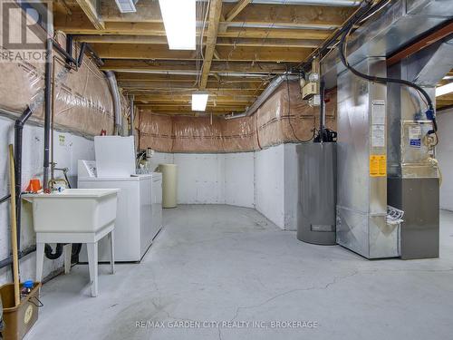 74 St. Lawrence Drive, Welland (767 - N. Welland), ON - Indoor Photo Showing Laundry Room