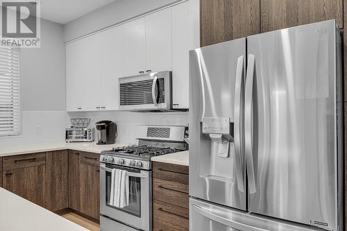 Stainless steel appliances - 1933 Ethel Street, Kelowna, BC - Indoor Photo Showing Kitchen With Stainless Steel Kitchen With Upgraded Kitchen