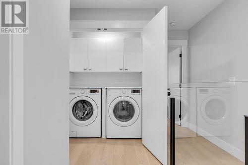 Laundry area on the second floor - 1933 Ethel Street, Kelowna, BC - Indoor Photo Showing Laundry Room