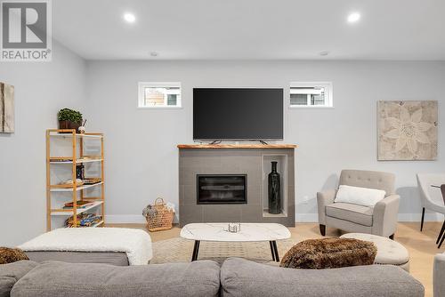 Electric fireplace - 1933 Ethel Street, Kelowna, BC - Indoor Photo Showing Living Room With Fireplace