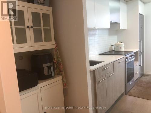 2905 - 251 Jarvis Street, Toronto, ON - Indoor Photo Showing Kitchen