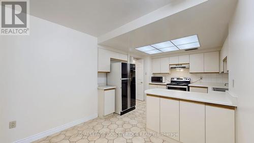 1504 - 65 Spring Garden Avenue, Toronto, ON - Indoor Photo Showing Kitchen