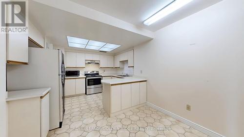 1504 - 65 Spring Garden Avenue, Toronto, ON - Indoor Photo Showing Kitchen