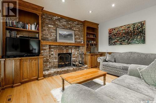 314 Braeside Court, Saskatoon, SK - Indoor Photo Showing Living Room With Fireplace