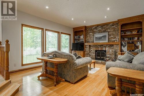 314 Braeside Court, Saskatoon, SK - Indoor Photo Showing Living Room With Fireplace