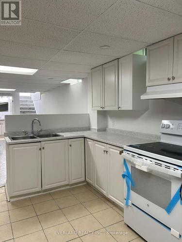 96 Bernard Avenue, Richmond Hill, ON - Indoor Photo Showing Kitchen With Double Sink