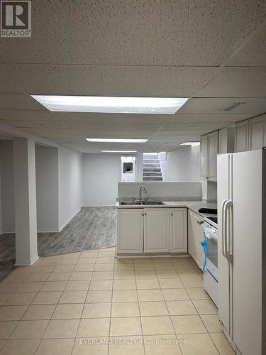 96 Bernard Avenue, Richmond Hill, ON - Indoor Photo Showing Kitchen With Double Sink