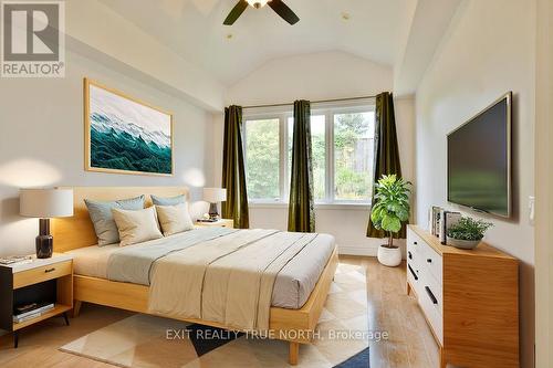 73 Wally Drive, Wasaga Beach, ON - Indoor Photo Showing Bedroom