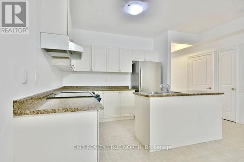 73 Wally Drive, Wasaga Beach, ON - Indoor Photo Showing Kitchen