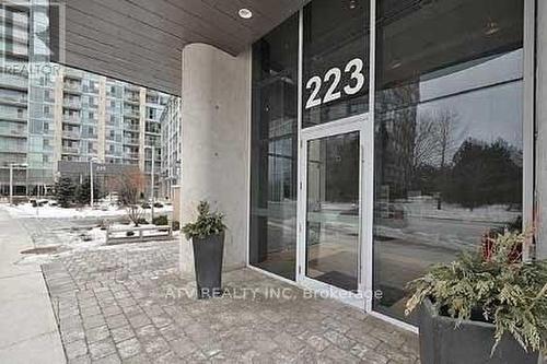 1106 - 223 Webb Drive E, Mississauga, ON - Outdoor