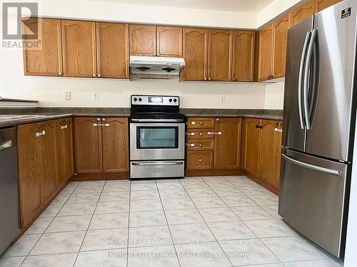 3041 Wrigglesworth Crescent, Mississauga, ON - Indoor Photo Showing Kitchen