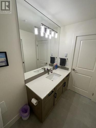 5075 Snowbird Way Unit# 8B, Big White, BC - Indoor Photo Showing Bathroom