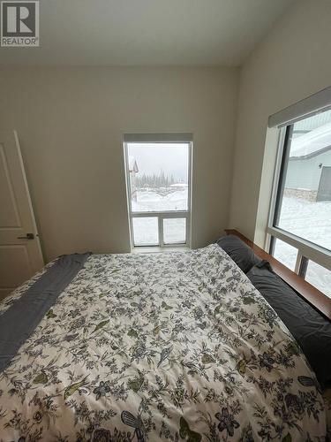 5075 Snowbird Way Unit# 8B, Big White, BC - Indoor Photo Showing Bedroom