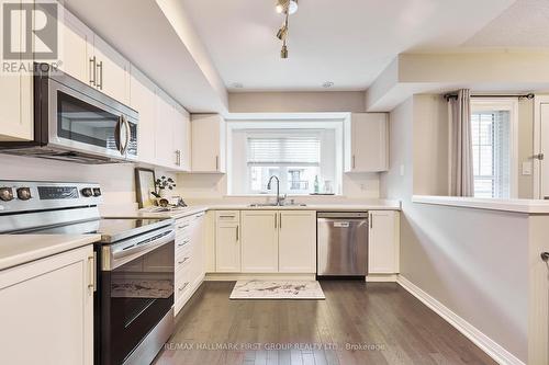 241 Lord Elgin Lane, Clarington (Bowmanville), ON - Indoor Photo Showing Kitchen With Stainless Steel Kitchen With Double Sink With Upgraded Kitchen