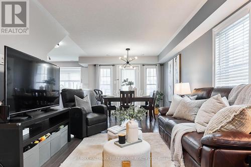 241 Lord Elgin Lane, Clarington (Bowmanville), ON - Indoor Photo Showing Living Room