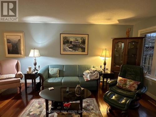 8 - 300 Franmor Drive, Peterborough (Ashburnham), ON - Indoor Photo Showing Living Room