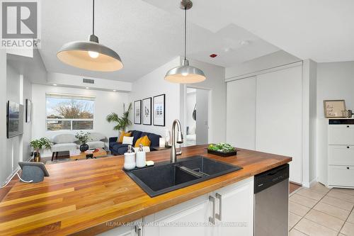 306 - 778 Sheppard Avenue W, Toronto, ON - Indoor Photo Showing Kitchen With Double Sink