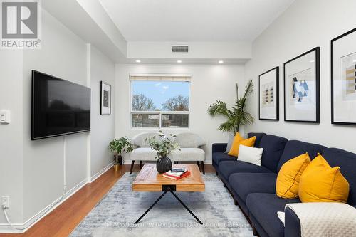 306 - 778 Sheppard Avenue W, Toronto, ON - Indoor Photo Showing Living Room