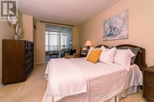 Ph30 - 1880 Valley Farm Road, Pickering, ON - Indoor Photo Showing Bedroom