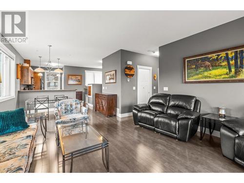 995 Mt. Ida Drive Unit# 12, Vernon, BC - Indoor Photo Showing Living Room