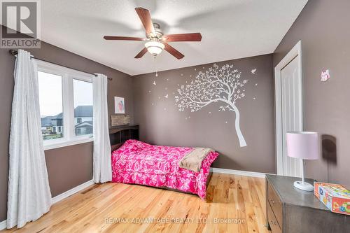 125 Deborah Drive, Strathroy-Caradoc (Ne), ON - Indoor Photo Showing Bedroom