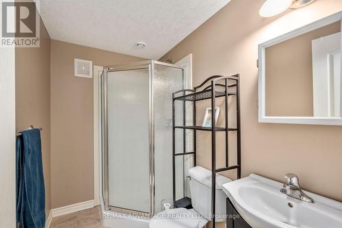 125 Deborah Drive, Strathroy-Caradoc (Ne), ON - Indoor Photo Showing Bathroom