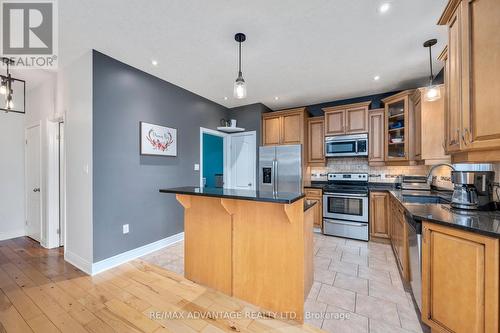 125 Deborah Drive, Strathroy-Caradoc (Ne), ON - Indoor Photo Showing Kitchen With Stainless Steel Kitchen With Double Sink