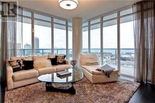 1808 - 88 Park Lawn Road, Toronto, ON - Indoor Photo Showing Living Room