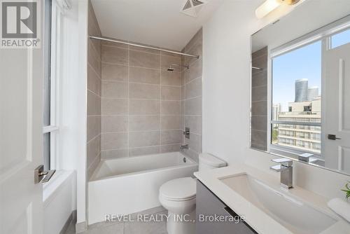 2209 - 36 Elm Drive, Mississauga, ON - Indoor Photo Showing Bathroom