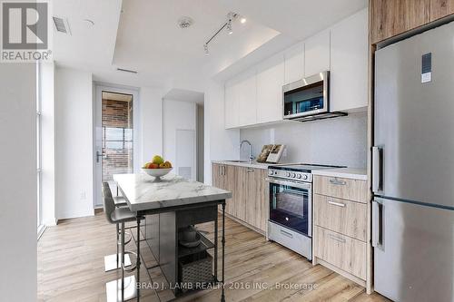 411 - 1791 St. Clair Avenue, Toronto, ON - Indoor Photo Showing Kitchen